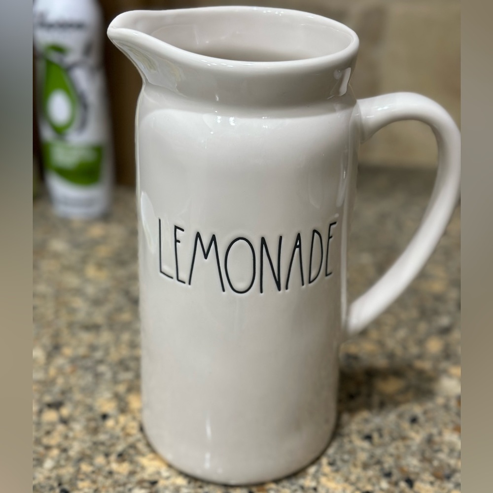 Rae Dunn Lemonade Pitcher 🍋